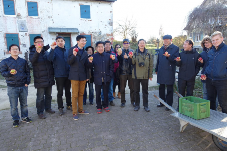 Chinesische Kollegen zu Besuch auf der Straßenmühle